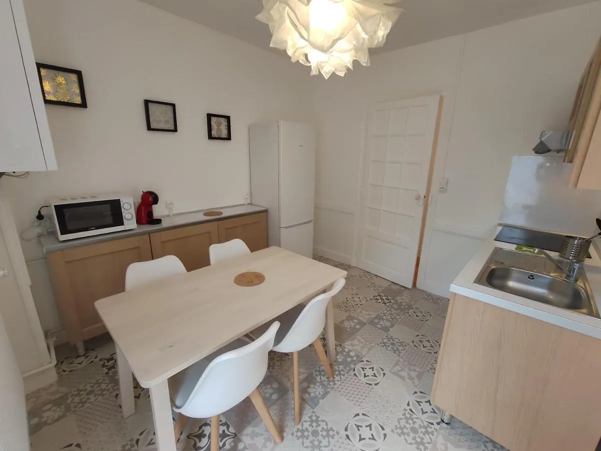 Vichy Gare - Parking - Cosy - Jardin - Labellise Clevacances 3 Etoiles 0*,  France